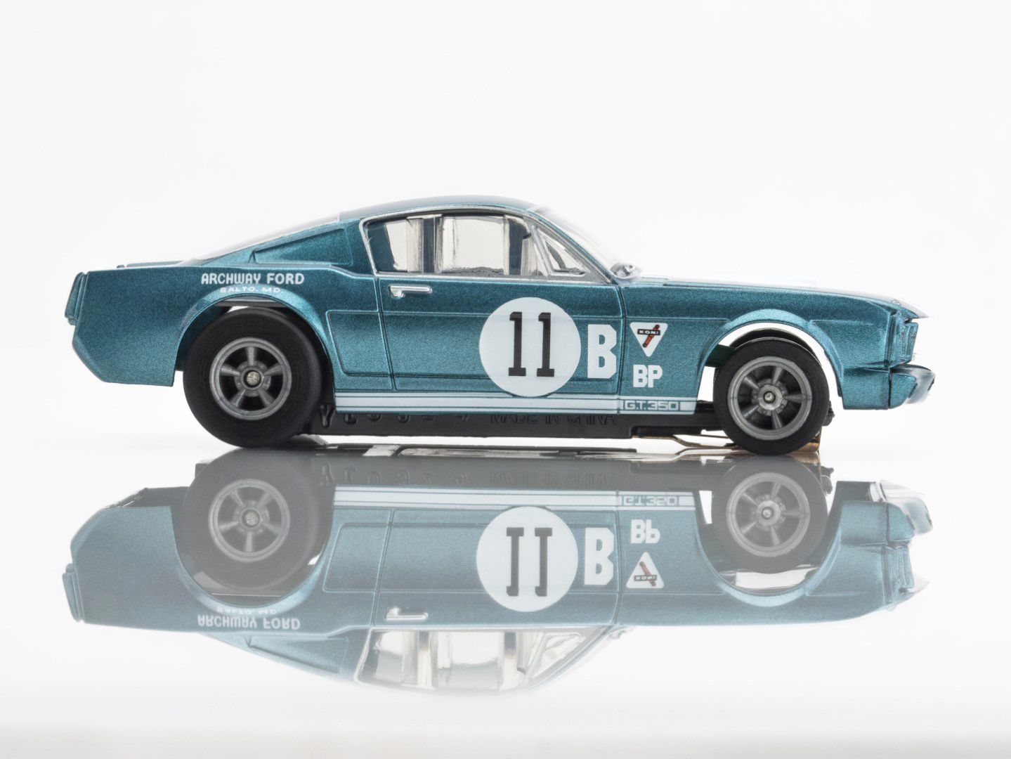 1965 Shelby Mustang GT350R Donohue Blue/White Slot Car